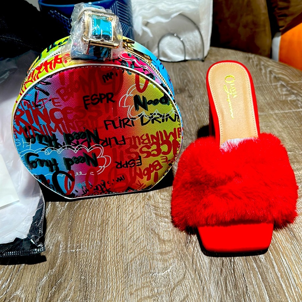 Red fur sandals w/ graffiti crossbody bag